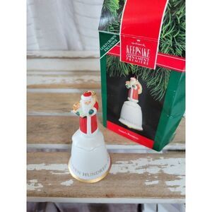 Hallmark Santa's premiere Bell 1991 porcelain ornament Xmas holiday tree